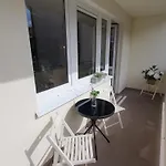 아파트 Parkside Retreat